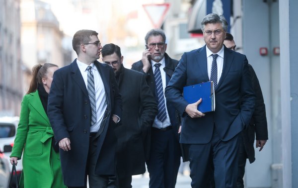 Dolazak članova HDZ-a na sjednicu Predsjedništva