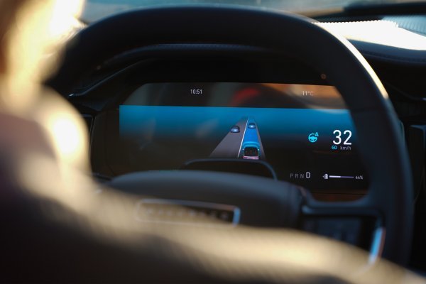 Stellantis predstavio STLA AutoDrive, Hands-Free i Eyes-Off autonomnu tehnologiju