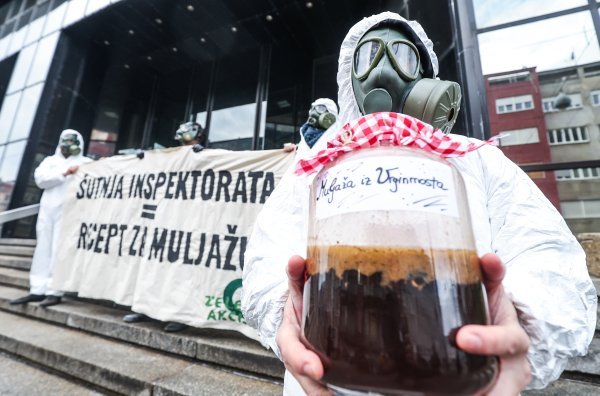 Performans Zelene akcije pod nazivom Pravda za Vrginmost u Zagrebu