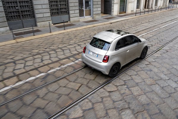 FIAT '500e Giorgio Armani Collector's Edition'