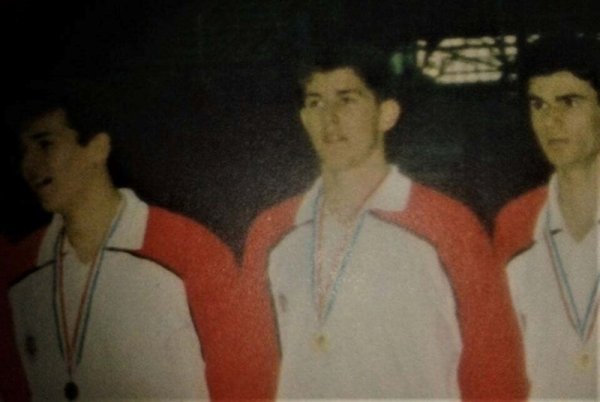 KK Sloboda. Edin Salaharević sa zlatnom medaljom prvaka Jugoslavije u ožujku 1992.