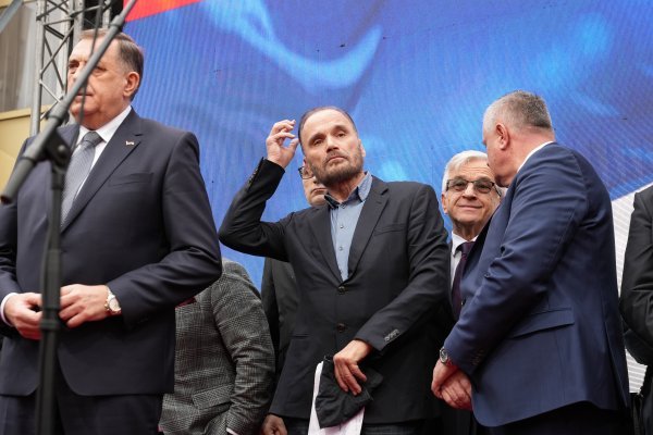 Anto Nobilo na skupu Milorada Dodika