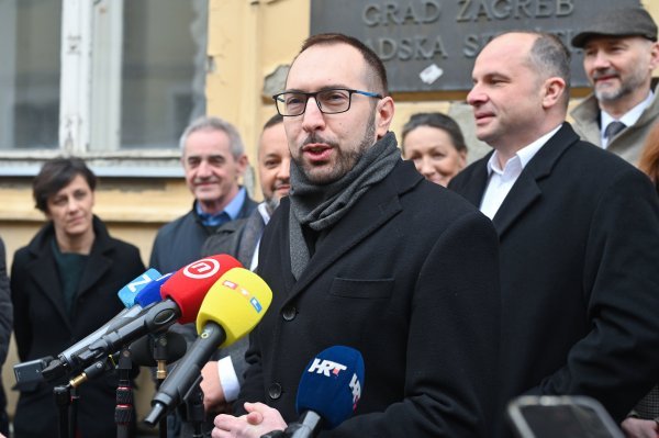 Konferencija za medije stranke Mozemo i SDP