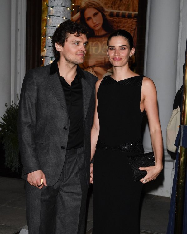 Ray Nicholson i Sara Sampaio