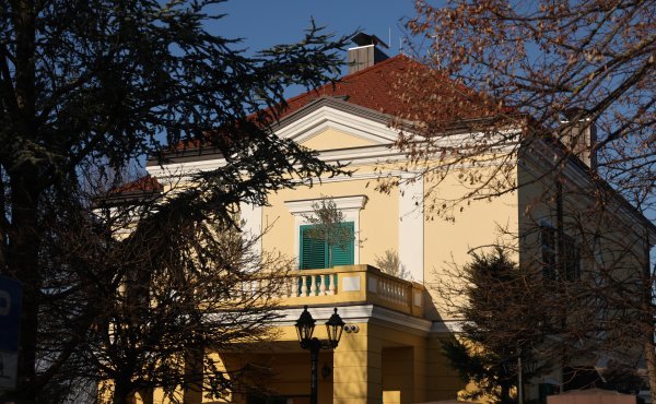 Eksplozija u dvorištu kuće Andya Bare