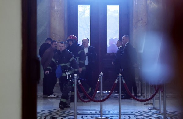 Kaos u skupštini Srbije