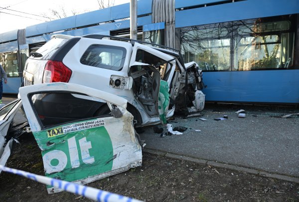 Sudar tramvaja i taksija u Zagrebu