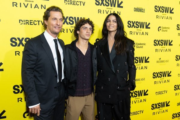 Matthew McConaughey, Levi Alves McConaughey i Camila Alves
