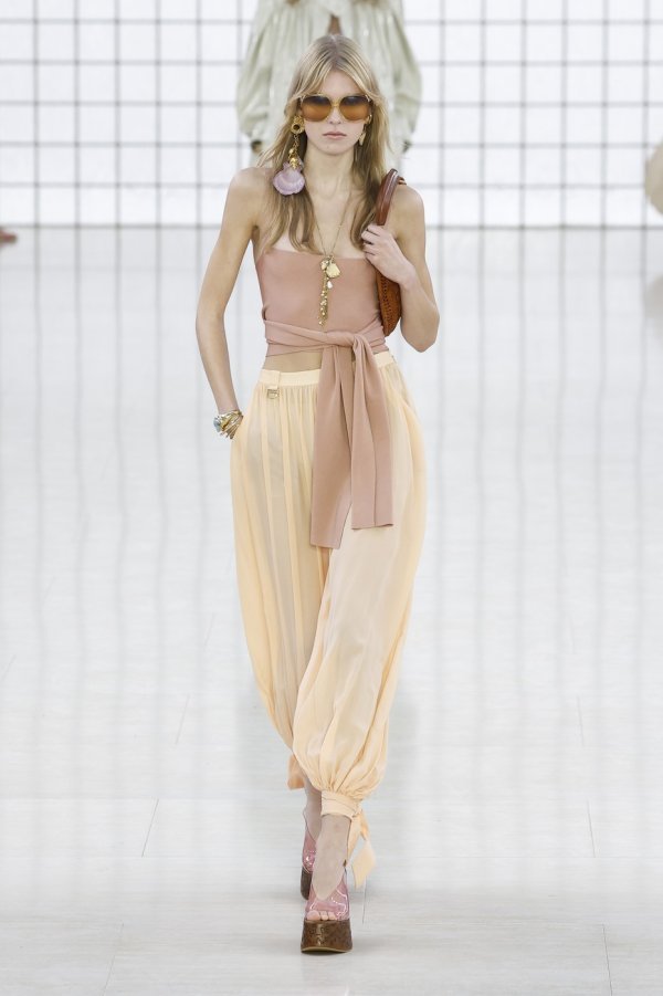 Chloe SS25