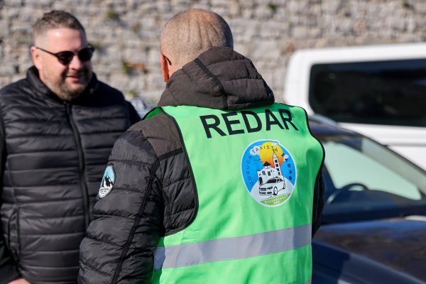 Mirni prosvjed taksista u Zadru zbog stranih radnika