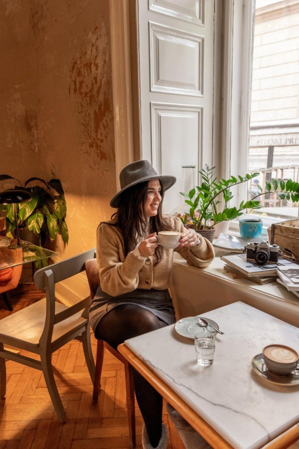 Dio doma uredite prema cafe core estetici