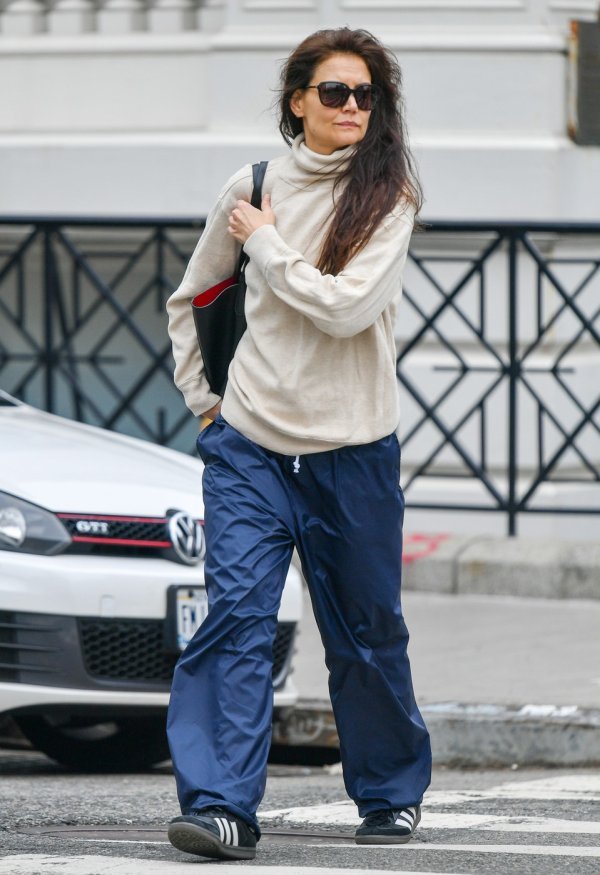 Katie Holmes u tenisicama Samba