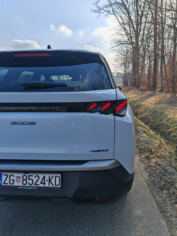 Peugeot 5008 Hybrid 136 e-DCS6 GT