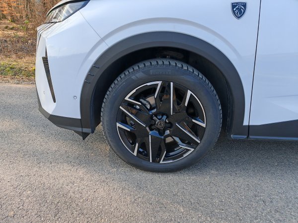 Peugeot 5008 Hybrid 136 e-DCS6 GT