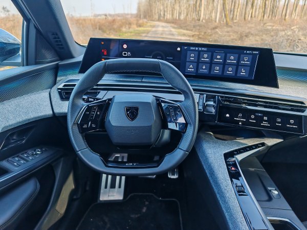 Peugeot 5008 Hybrid 136 e-DCS6 GT