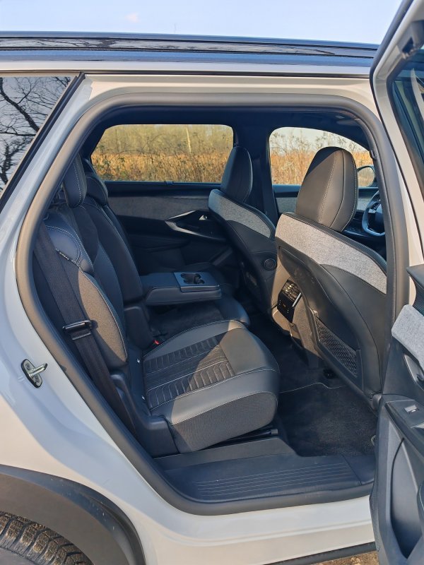 Peugeot 5008 Hybrid 136 e-DCS6 GT