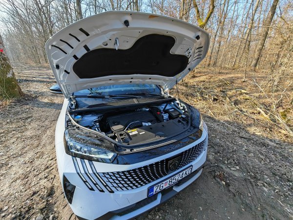 Peugeot 5008 Hybrid 136 e-DCS6 GT