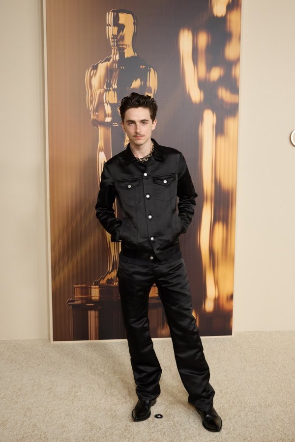 Timothee Chalamet u Gapovu kompletu