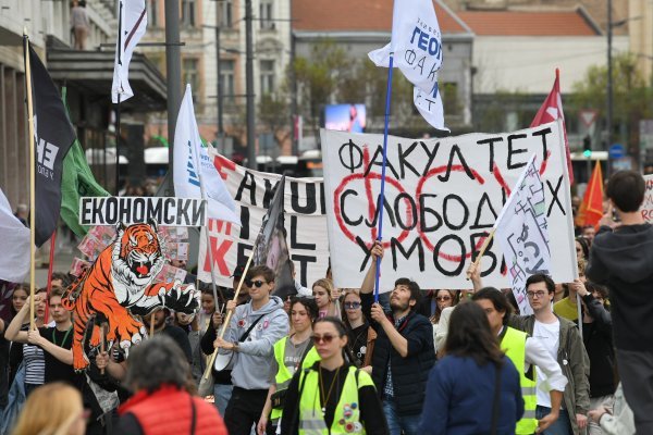 Prosvjed ispred Generalštaba u Beogradu