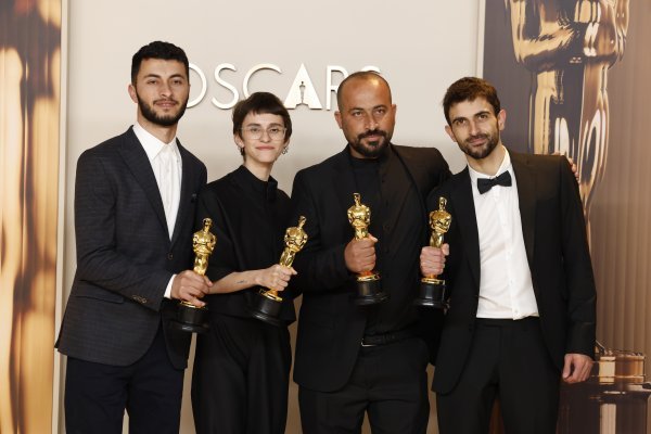 Basel Adra, Rachel Szor, Hamdan Balal i Yuval Abraham na dodjeli Oscara