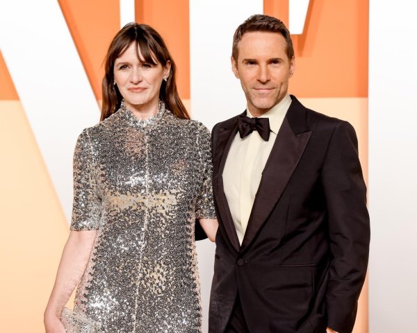 Emily Mortimer i Alessandro Nivola