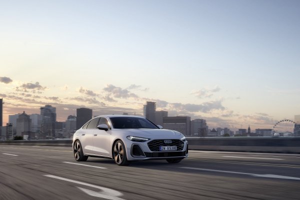 Audi A5 e-hybrid limuzina
