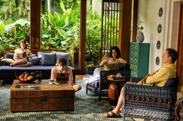 Parker Posey kao Victoria Ratliff