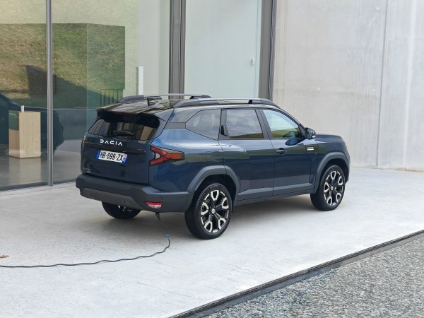 Dacia Bigster Hybrid 155