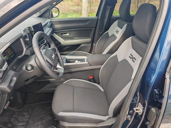 Dacia Bigster Hybrid 155