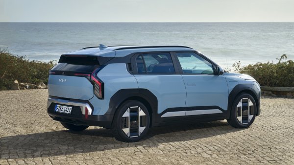 KIA EV3