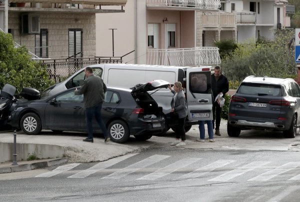 USKOK priveo Ivana Lesandrića zbog bespravne gradnje kuće u Katunima