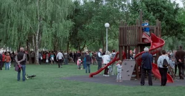 Scena iz filma Crveni tobogan