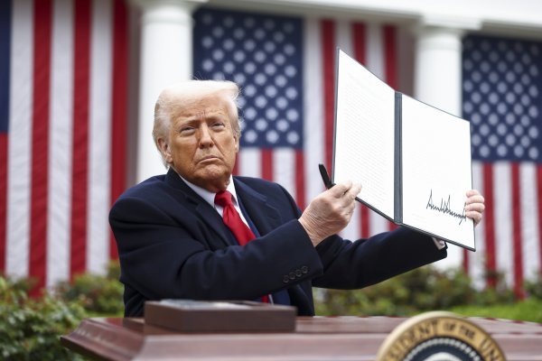 Trump potpisao dvije uredbe o carinama