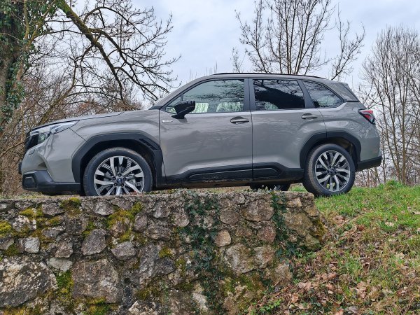 Subaru Forester 2.0i CVT Lineartronic MHEV 136 Premium