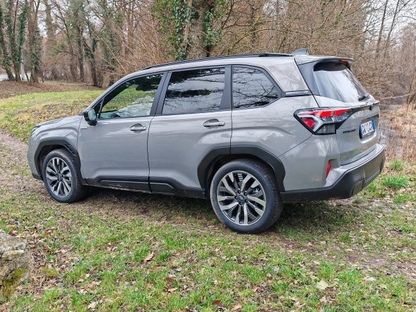 Subaru Forester 2.0i CVT Lineartronic MHEV 136 Premium