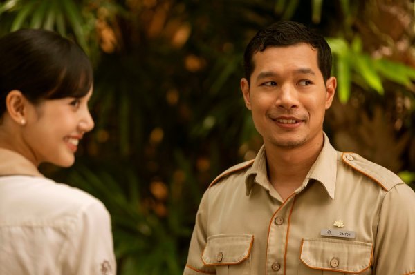 Lalisa Manobal kao Mook, Tayme Thapthimthong kao Gaitok