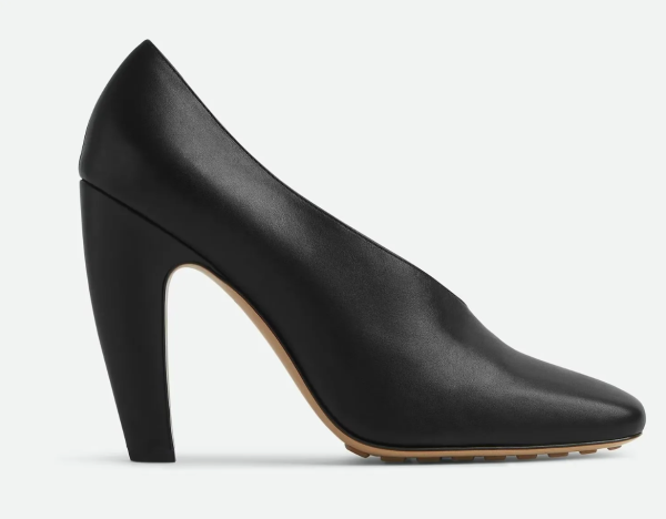 Bottega Veneta V-cut salonke