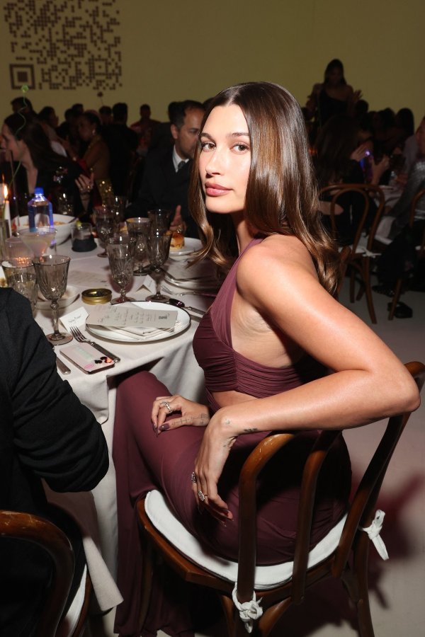 Hailey Bieber