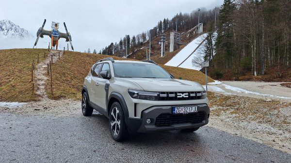 Dacia Duster Journey Hybrid 140