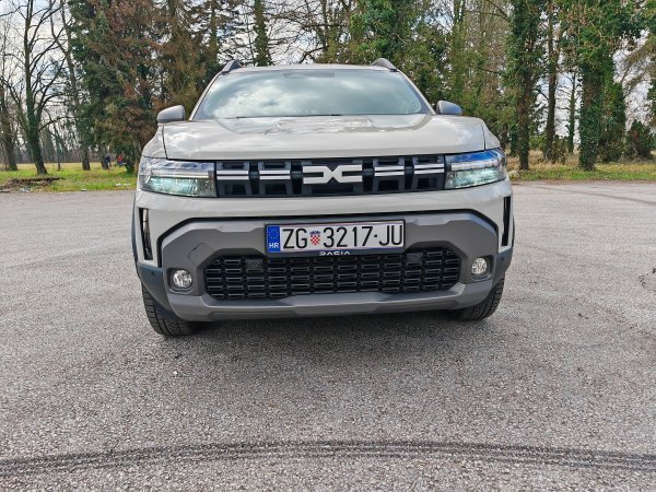 Dacia Duster Journey Hybrid 140