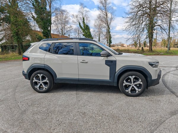 Dacia Duster Journey Hybrid 140