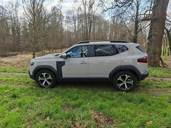 Dacia Duster Journey Hybrid 140