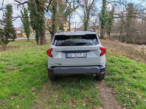 Dacia Duster Journey Hybrid 140