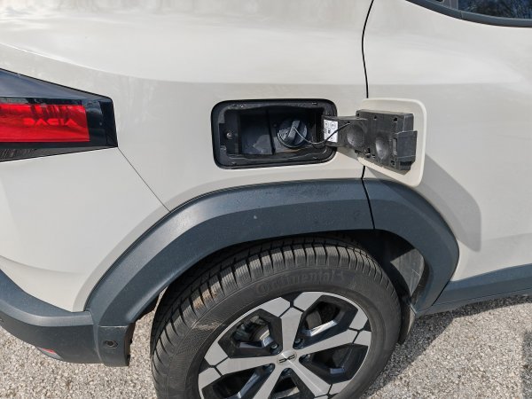 Dacia Duster Journey Hybrid 140