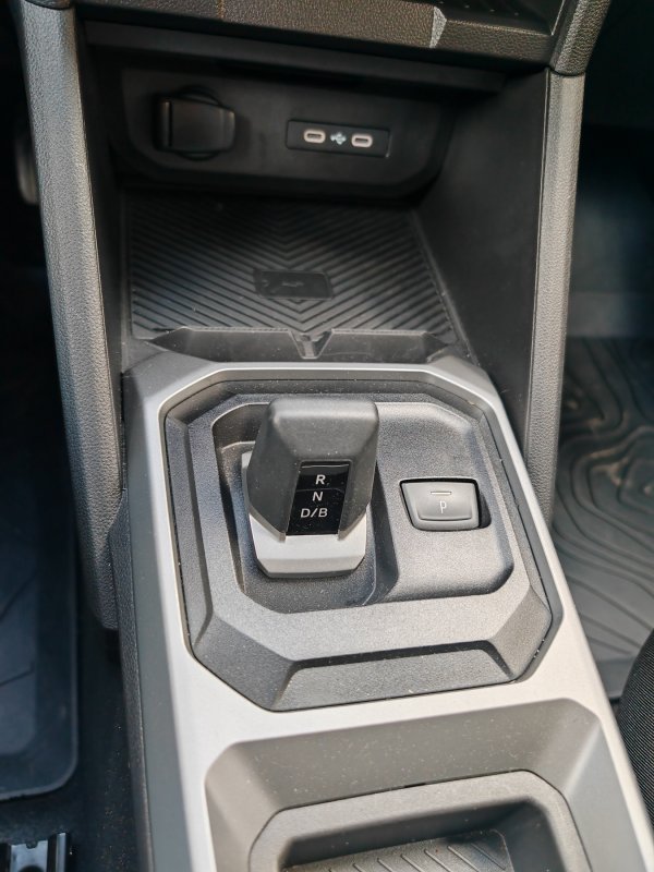 Dacia Duster Journey Hybrid 140