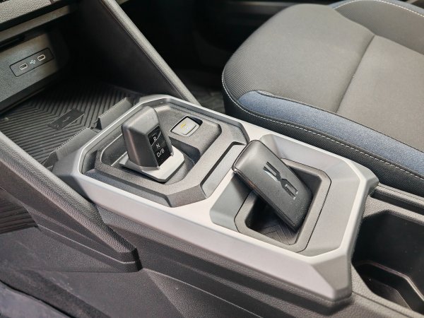 Dacia Duster Journey Hybrid 140