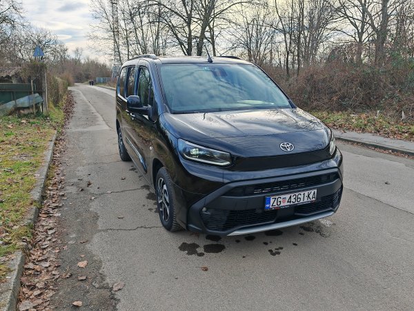 Toyota Proace City Verso Family 1.5D 130 M/T6 Long