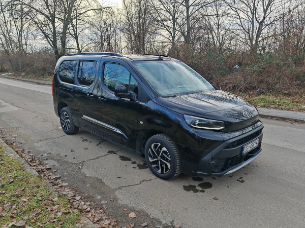 Toyota Proace City Verso Family 1.5D 130 M/T6 Long