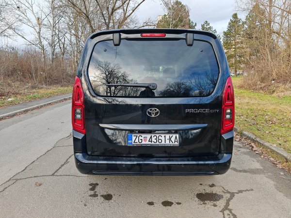 Toyota Proace City Verso Family 1.5D 130 M/T6 Long