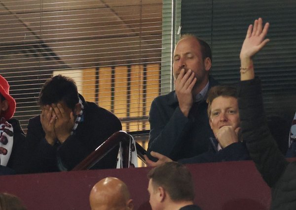 Princ William i princ George na Aston Villa - PSG